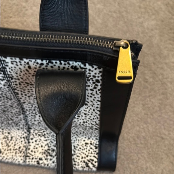 Fossil Black and White Calve Hair Shoulder Bag with Two-Tone Elegance - Picture 9 of 14